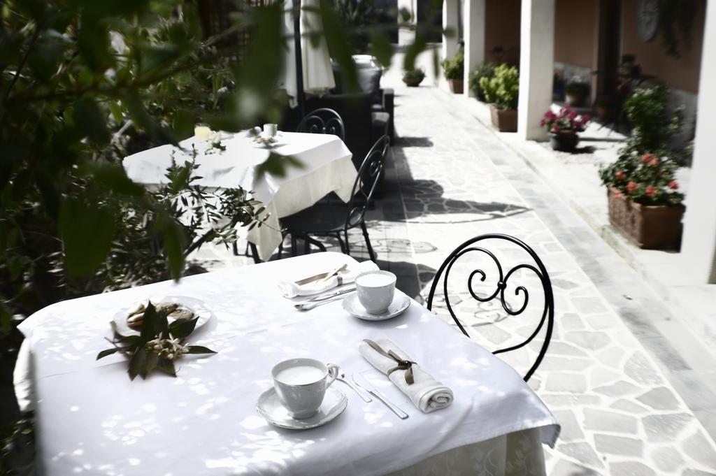 Il Giardino Degli Aranci Acomodação com café da manhã Mores Exterior foto